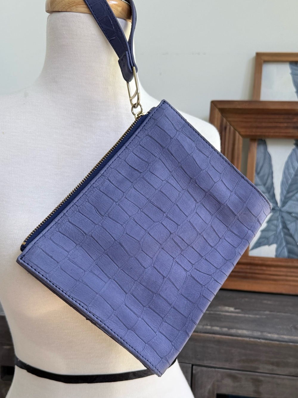 Talbots Blue Croc Embossed Leather Wristlet Clutch Zip Pouch NWT-Like
